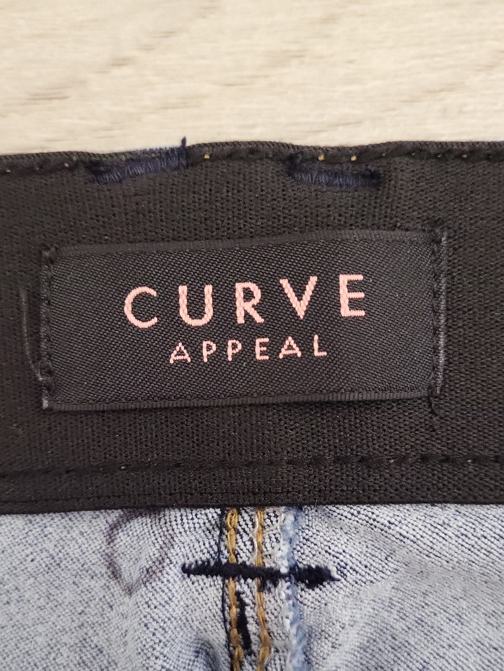 Curve Appeal Womens 14/32 Ankle Jeans Tapered Leg Figure Friendly Stretch - Picture 2 of 8